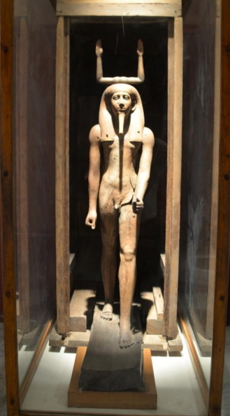 wooden_ka_statue_of_king_hor_cairo_museum_7501_1nov23.jpg