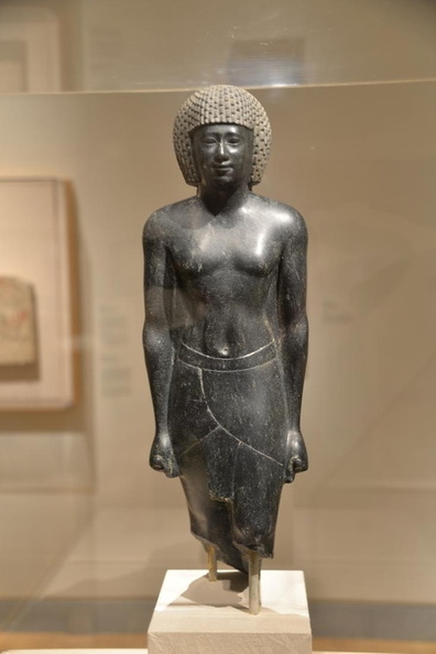statue_of_a_priest_of_amun_brooklyn_museum_4395_4may23.jpg
