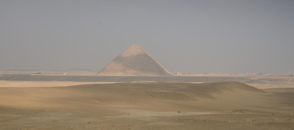 red pyramid from bent pyramid dashur saqqara 7539 2nov23zac