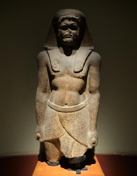 caracalla_as_egyptian_king_cairo_museum_7487_1nov23.jpg