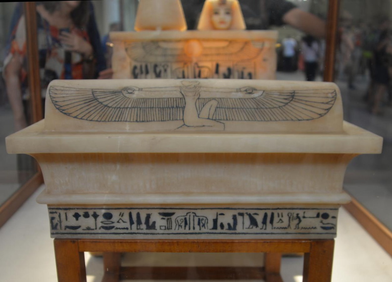 table_cairo_museum_7468_1nov23.jpg